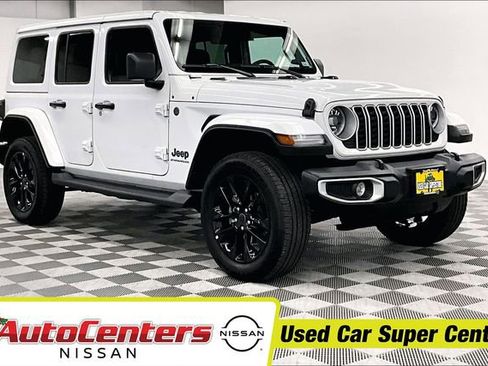 Used 2025 Jeep Wrangler Unlimited Sahara AWD/4WD image 1