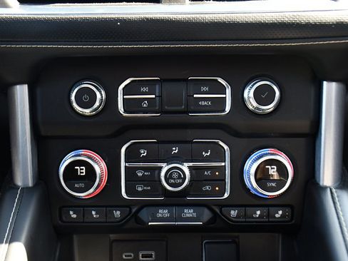 Used 2023 GMC Yukon SLT w/ SLT Premium Package AWD/4WD image 31