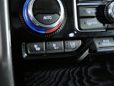 Used 2021 GMC Yukon XL Denali w/ LPO, Illumination Package image 28