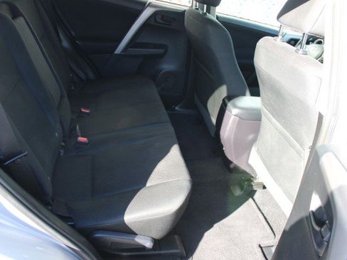 Used 2017 Toyota RAV4 LE image 14