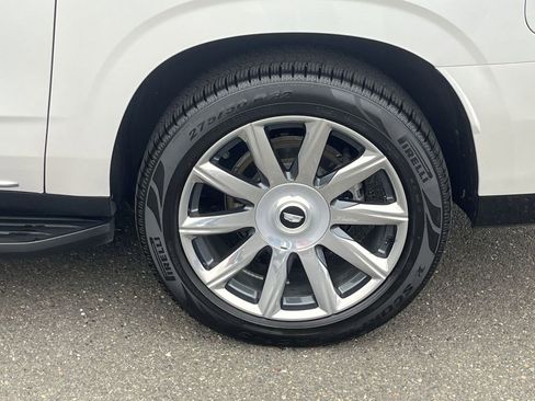 Used 2022 Cadillac Escalade ESV Premium Luxury Platinum w/ Heavy-Duty Trailer Package image 32