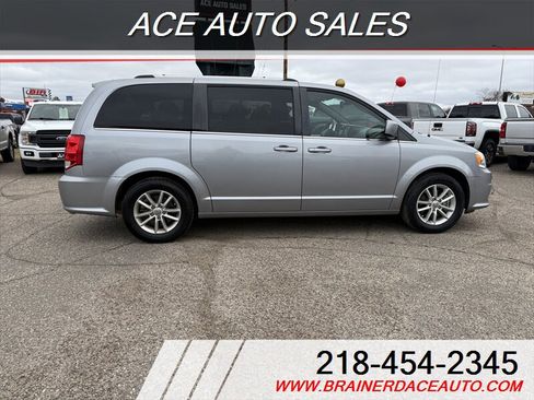 Used 2020 Dodge Grand Caravan SXT image 8