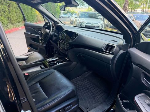 Used 2021 Honda Pilot Black Edition image 17