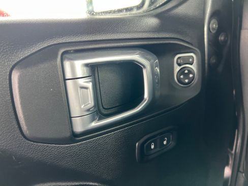 Used 2021 Jeep Wrangler Unlimited Sport image 18