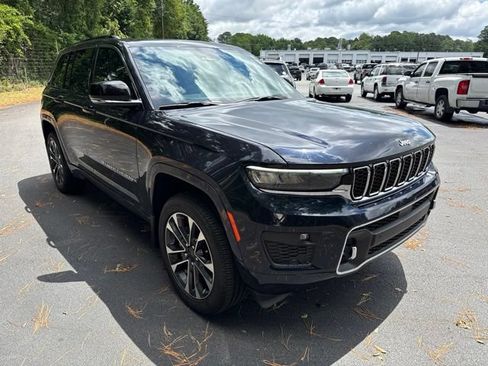 Used 2024 Jeep Grand Cherokee Overland w/ Trailer Tow Package AWD/4WD image 7
