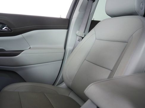 Used 2020 GMC Acadia SLT w/ Driver Alert Package II FWD image 25