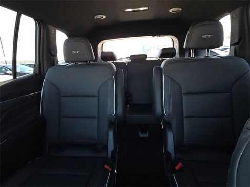 Used 2025 Buick Enclave Sport Touring image 25