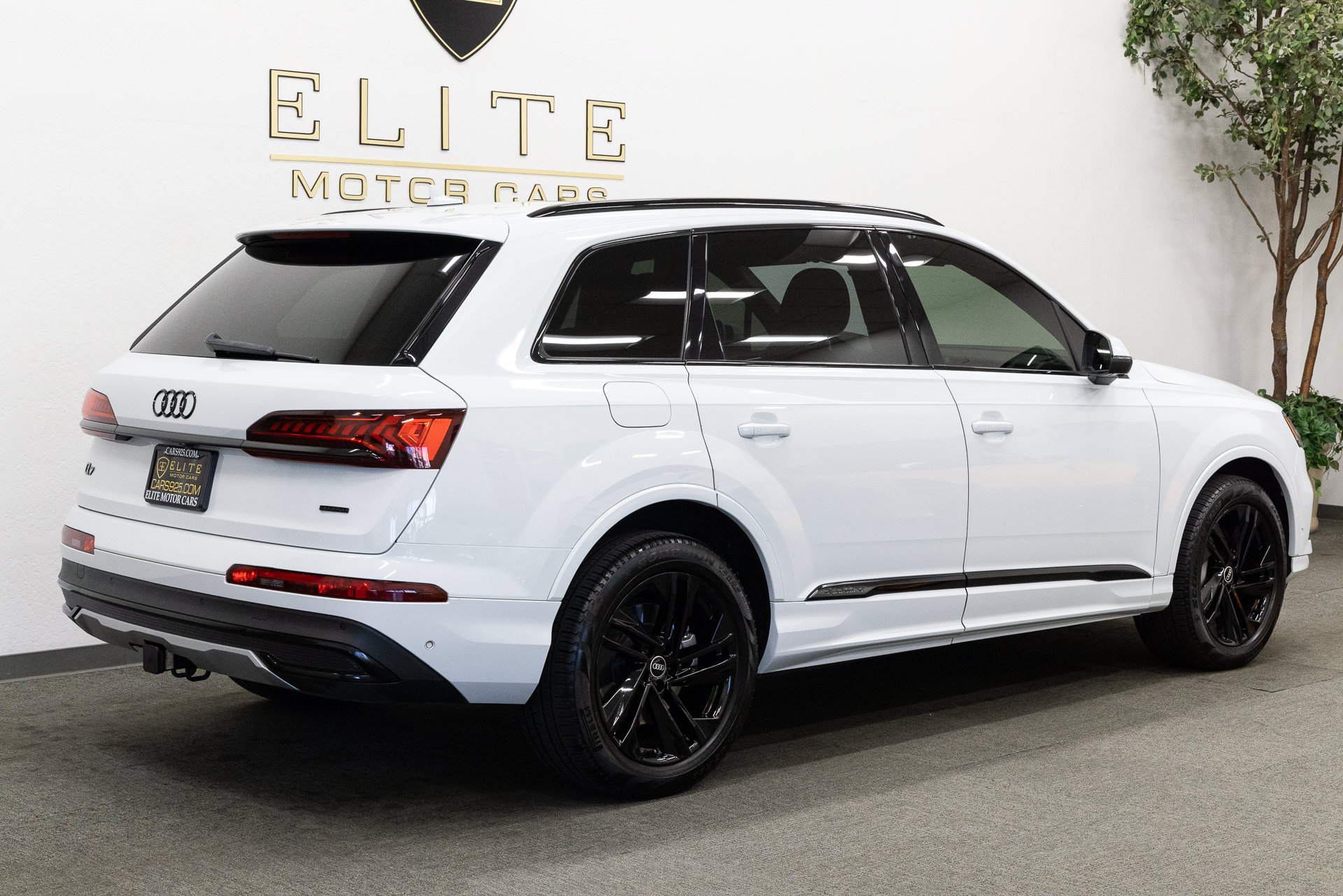 Used 2021 Audi Q7 3.0T Premium AWD/4WD image 11