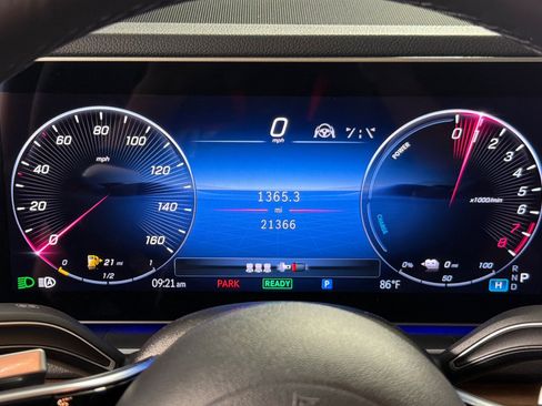 Used 2025 Mercedes-Benz GLE 450e 4MATIC image 24