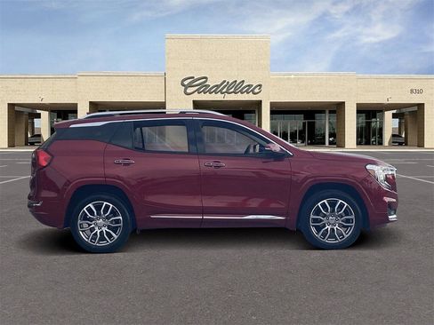 Used 2023 GMC Terrain Denali image 4