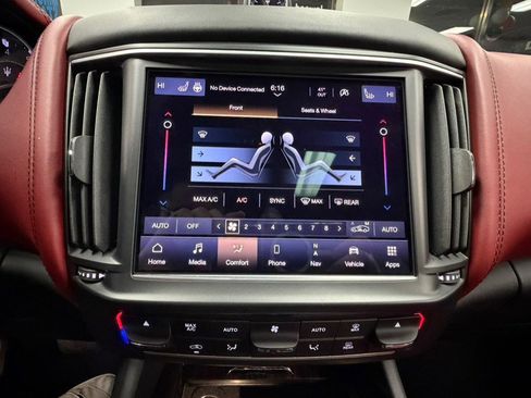 Used 2022 Maserati Levante GT AWD/4WD image 68