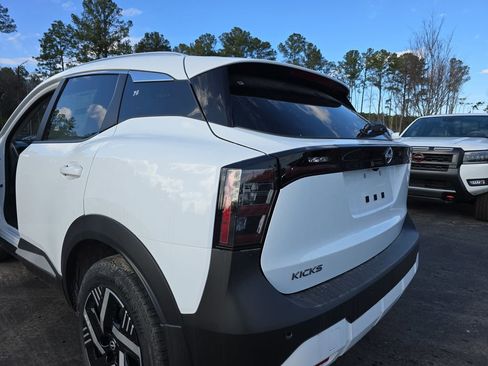 New 2026 Nissan Kicks SV image 35