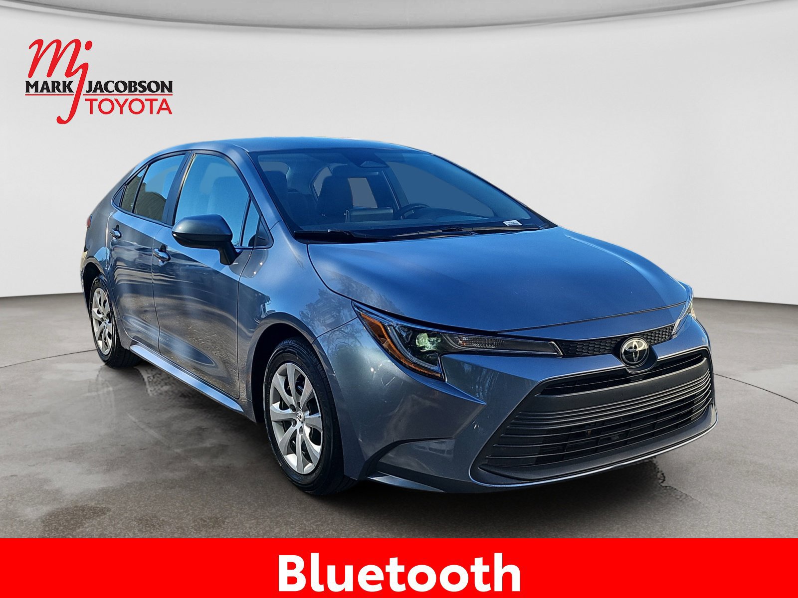 Used 2025 Toyota Corolla LE FWD image 5