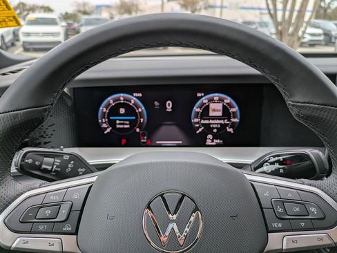 New 2026 Volkswagen Tiguan SE R-Line FWD image 38