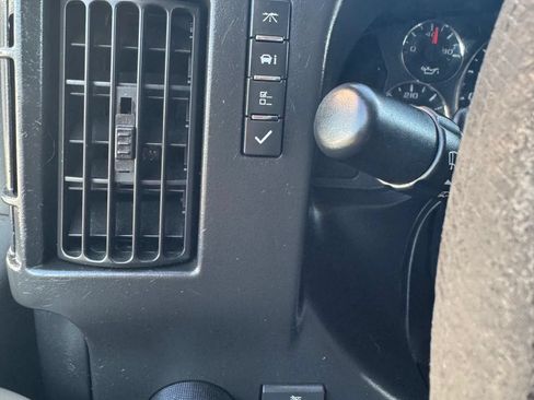 Used 2012 Chevrolet Express 2500 RWD image 12