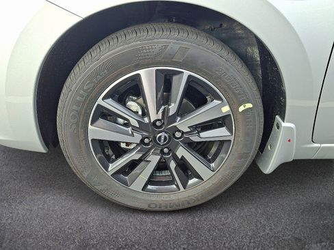 New 2025 Nissan Versa SV w/ Trunk Package image 4