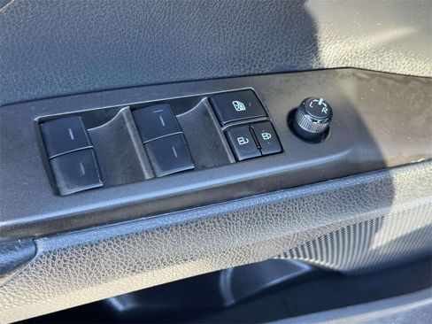 Used 2023 Toyota Camry SE image 17