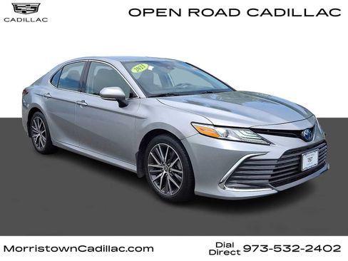 Used 2023 Toyota Camry XLE FWD image 1
