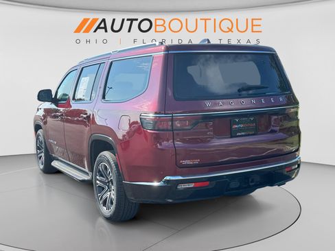 Used 2024 Jeep Wagoneer Series II w/ Flexible Seating Group RWD image 3