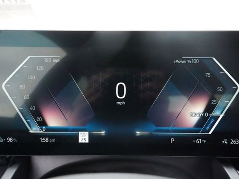 Used 2025 BMW i5 eDrive40i w/ Premium Package image 17