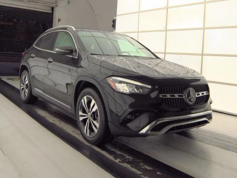 Used 2024 Mercedes-Benz GLA 250 4MATIC image 4