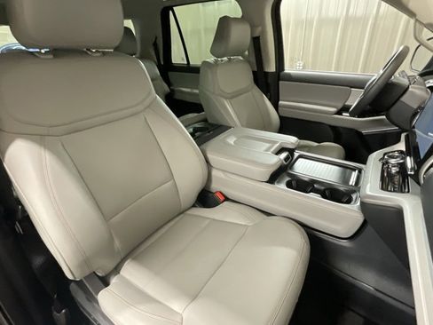 Used 2025 Ford Expedition Max Active image 15