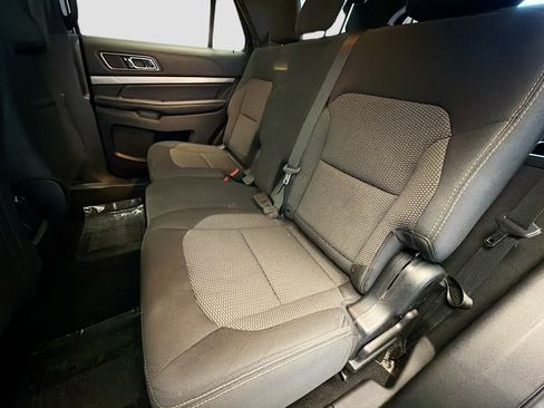 Used 2019 Ford Explorer XLT w/ Equipment Group 201A image 13