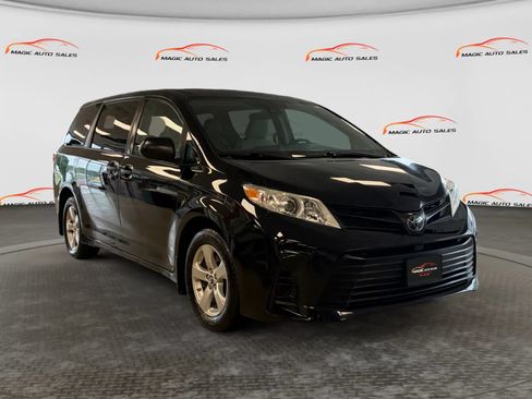 Used 2020 Toyota Sienna L FWD image 5