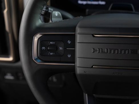 Used 2025 GMC Hummer EV 2X AWD/4WD image 29