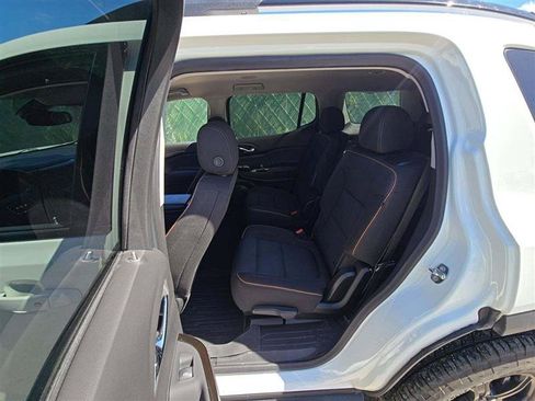 Used 2023 GMC Acadia AT4 w/ Trailering Package AWD/4WD image 9