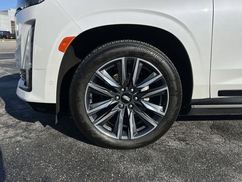 Used 2023 Cadillac Escalade ESV Sport w/ Touring Package image 12