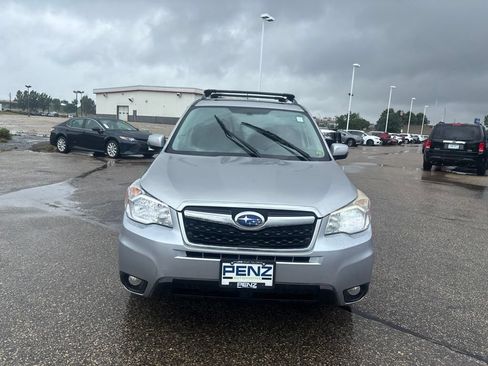 Used 2014 Subaru Forester 2.5i Touring AWD/4WD image 2