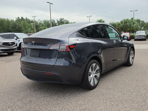 Used 2024 Tesla Model Y Long Range AWD/4WD image 8