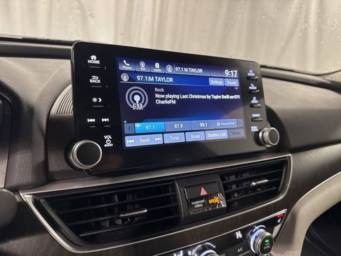 Used 2019 Honda Accord EX image 23