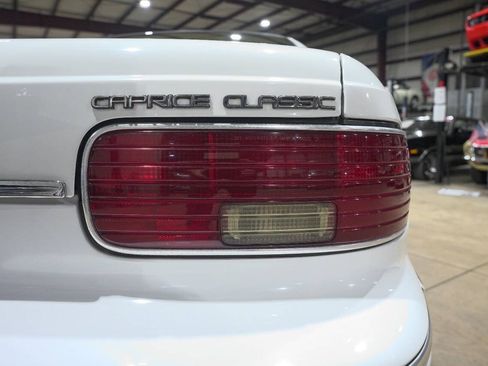 Used 1996 Chevrolet Impala SS RWD image 35