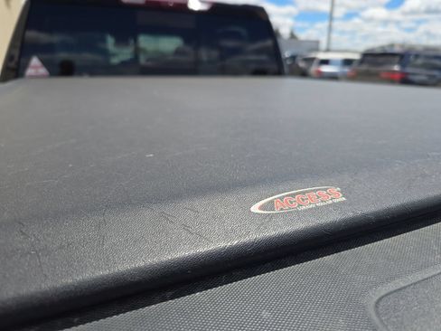 Used 2024 GMC Sierra 1500 Denali AWD/4WD image 9