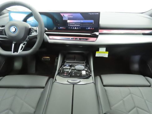 New 2026 BMW i5 eDrive40 w/ M Sport Package image 13