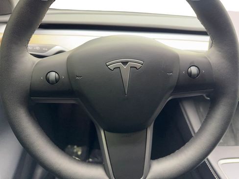 Used 2024 Tesla Model Y Long Range image 58