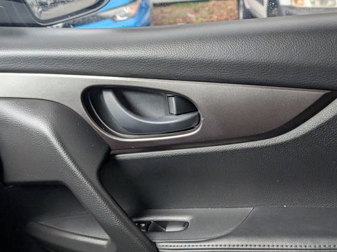 Used 2018 Nissan Rogue Sport S w/ S Appearance Package image 43