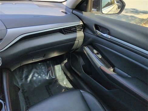 Used 2024 Nissan Altima 2.5 SR image 16