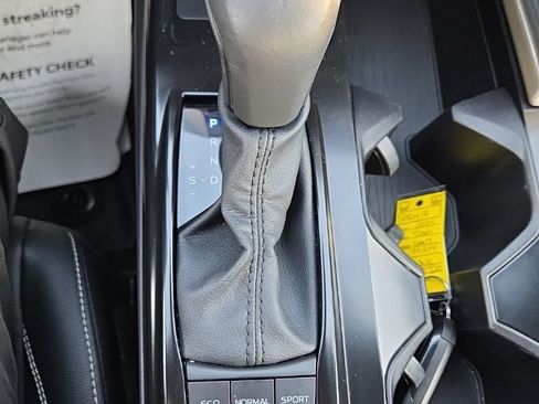 Used 2025 Toyota Camry SE image 36