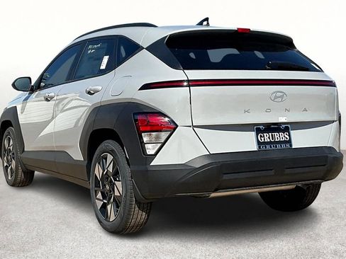 Used 2025 Hyundai Kona SEL FWD image 5