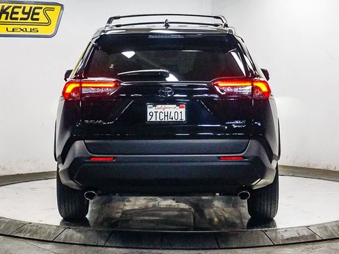 Used 2025 Toyota RAV4 XLE image 3