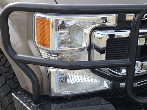 Used 2020 Ford F250 XLT w/ XLT Premium Package image 5