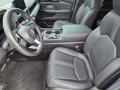 Certified 2024 Honda Pilot EX-L image 9