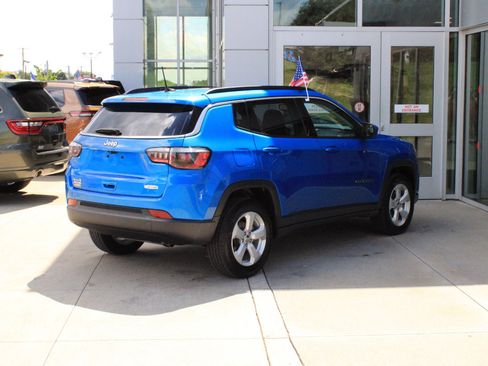 Used 2019 Jeep Compass Latitude w/ Popular Equipment Group AWD/4WD image 6