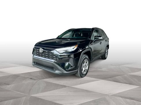 Used 2025 Toyota RAV4 XLE AWD/4WD image 4