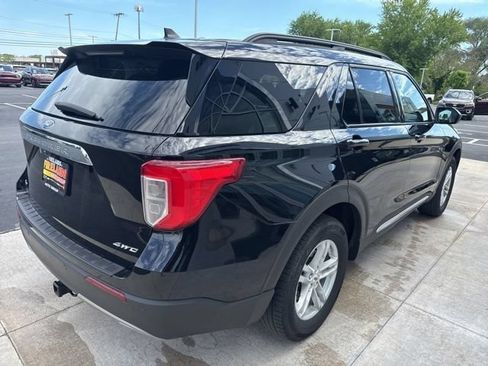 Used 2023 Ford Explorer XLT w/ Equipment Group 202A AWD/4WD image 16