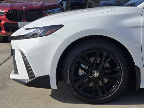 Used 2025 Toyota Camry XLE FWD image 6