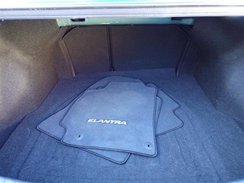 Used 2017 Hyundai Elantra SE image 44